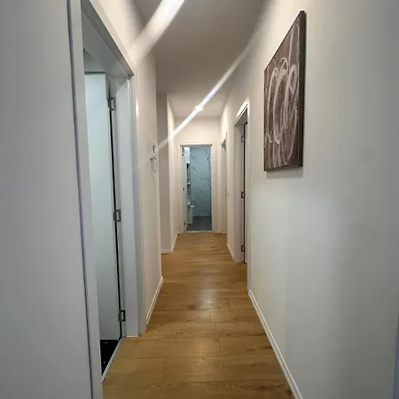 Stylish 3bed Quiet Area Univers Appartement