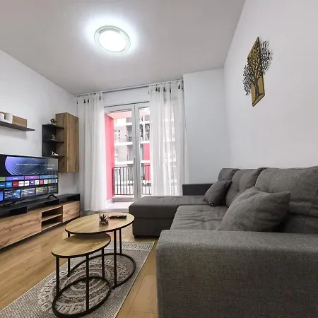 Stylish 3bed Quiet Area Univers Laknas