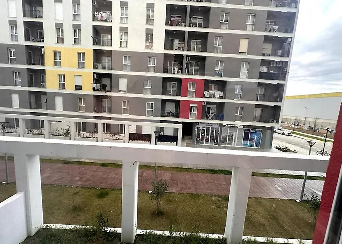 Stylish 3bed Quiet Area Univers דירה *
